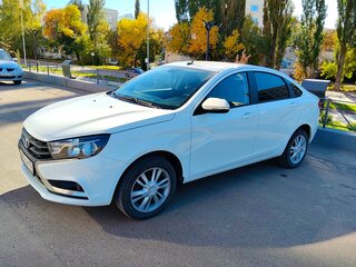 2017 Lada (ВАЗ) Vesta I, белый, 645000 рублей, вид 1