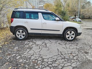 2011 Skoda Yeti I, белый, 599999 рублей, вид 4