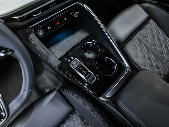 2026 Audi Q5 L III (GU), чёрный, 6375000 рублей - вид 12