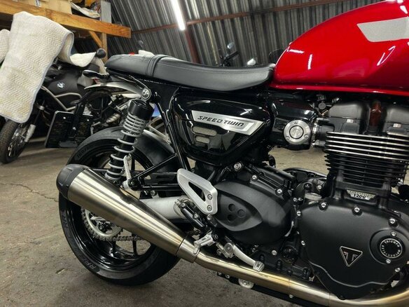 2022 Triumph Speed Twin, красный, 1250000 рублей - вид 29