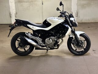 2013 Suzuki SFV 650 Gladius, белый, 480000 рублей, вид 1
