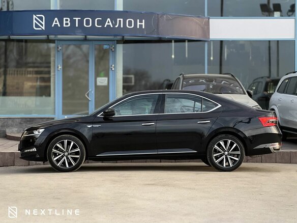 2025 Skoda Superb III Рестайлинг, чёрный, 4740000 рублей - вид 2