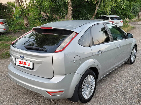 2011 Ford Focus II Рестайлинг, серебристый, 580000 рублей - вид 4