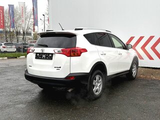 2013 Toyota RAV4 IV (XA40), белый, 1750000 рублей, вид 5