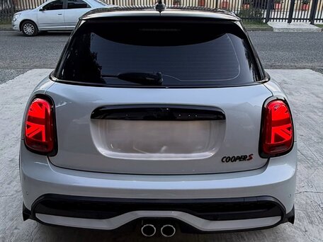 2023 Mini Hatch Cooper III (F55/F56) Рестайлинг 2, серебристый, 2440000 рублей, вид 5