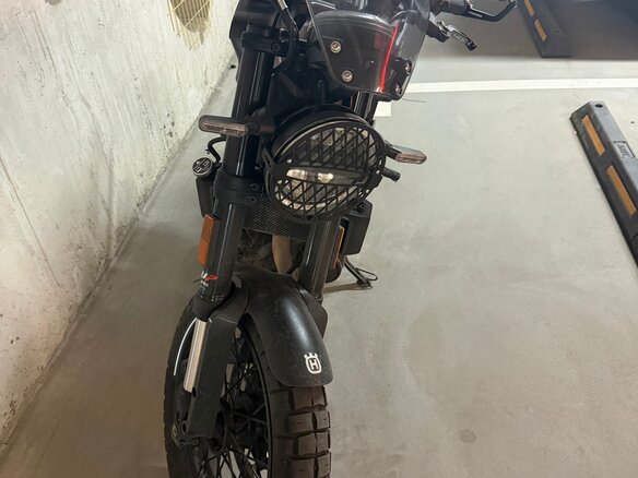 2022 Husqvarna Svartpilen 401, чёрный, 460000 рублей - вид 7