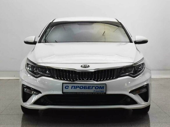 2019 Kia Optima IV Рестайлинг, белый, 1630000 рублей - вид 1