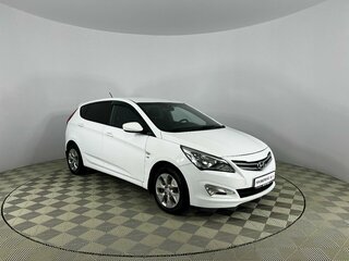 2015 Hyundai Solaris I Рестайлинг, белый, 1032000 рублей, вид 3