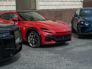 2026 Ferrari Purosangue, красный, 65650000 рублей, вид 3
