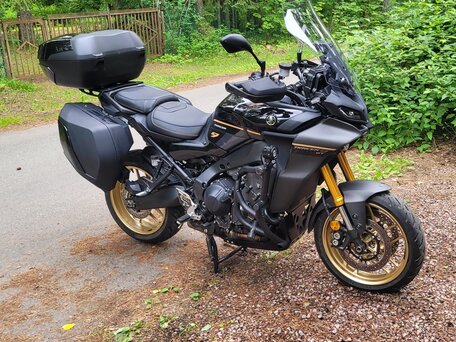 2023 Yamaha MT-09 Tracer (FJ-09), чёрный, 1499999 рублей, вид 3