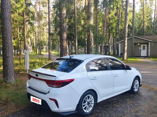 2017 Kia Rio IV, белый, 1290000 рублей, вид 5