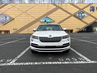 2022 Skoda Karoq DSG7 I, белый, 1555777 рублей, вид 2