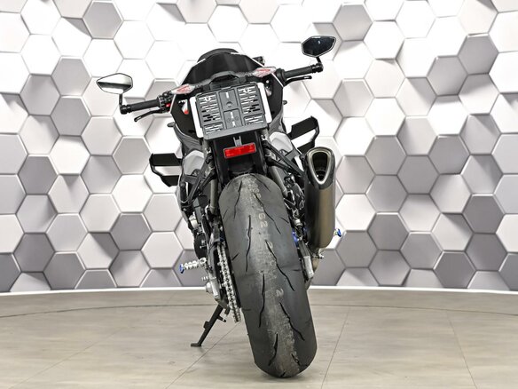 2025 BMW M 1000 R, серебристый, 2900000 рублей - вид 5