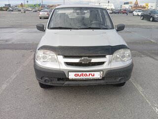2012 Chevrolet Niva I Рестайлинг, серебристый, 360000 рублей, вид 2