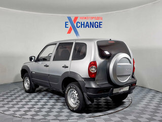 2012 Chevrolet Niva I Рестайлинг, серебристый, 300000 рублей, вид 3