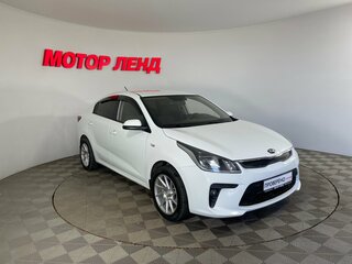 2018 Kia Rio IV, белый, 1033000 рублей, вид 3