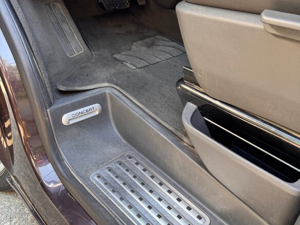 2008 Volkswagen Multivan T5, коричневый, 1580000 рублей - вид 21