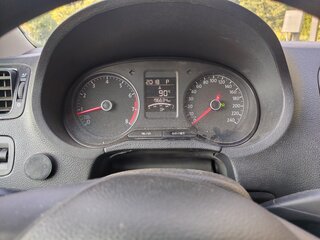 2017 Volkswagen Polo V Рестайлинг, жёлтый, 790000 рублей, вид 5