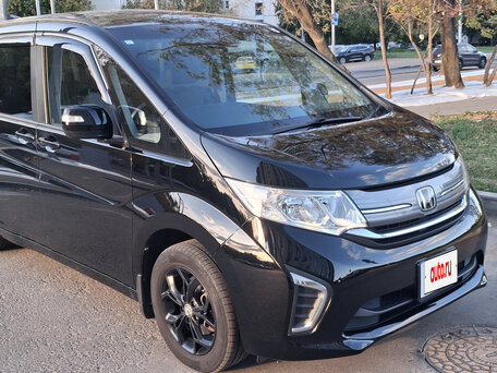 2020 Honda Stepwgn V Рестайлинг, чёрный, 2400000 рублей, вид 3