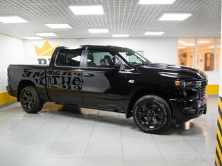 2026 Ram 1500 Crew Cab eTorque V Рестайлинг, чёрный, 10499000 рублей, вид 3