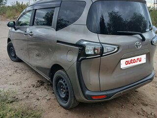 2021 Toyota Sienta II Рестайлинг, серый, 1700000 рублей, вид 5
