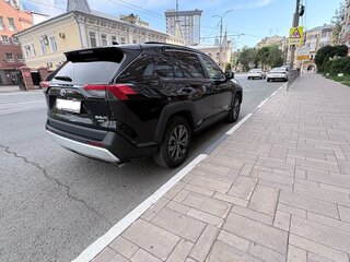 2024 Toyota RAV4 V (XA50), чёрный, 3500000 рублей, вид 5