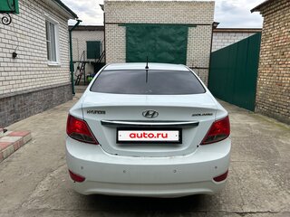 2013 Hyundai Solaris I, белый, 550000 рублей, вид 3