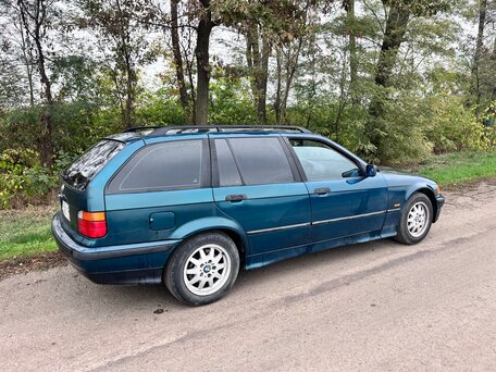 1997 BMW 3 серии 318i III (E36), зелёный, 290000 рублей, вид 4