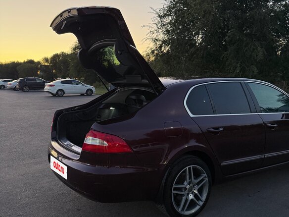 2010 Skoda Superb II, пурпурный, 950000 рублей - вид 2