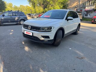 2018 Volkswagen Tiguan II, белый, 1890000 рублей, вид 2