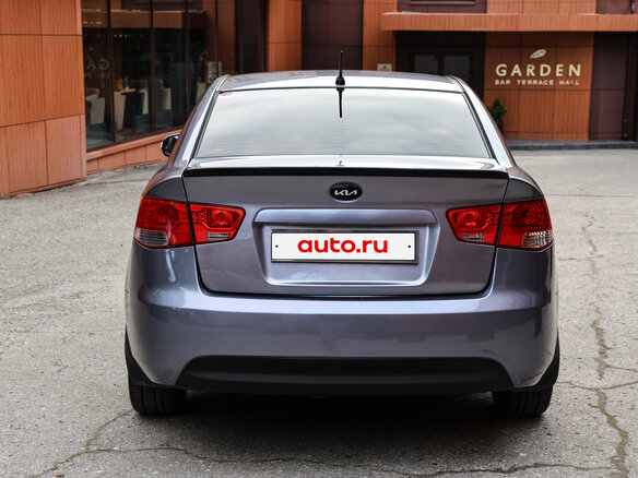 2009 Kia Cerato 4-speed II, серый, 550000 рублей - вид 4