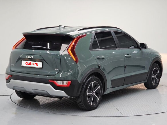 2023 Kia Niro II, зелёный, 2130000 рублей - вид 3