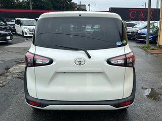 2019 Toyota Sienta II Рестайлинг, белый, 1300088 рублей, вид 5