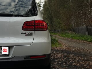 2015 Volkswagen Tiguan I Рестайлинг, белый, 1800000 рублей, вид 3