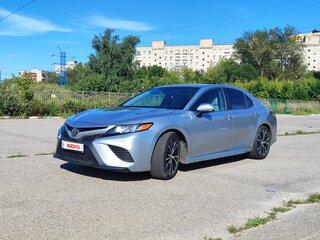 2018 Toyota Camry US Market VIII (XV70), серый, 1999000 рублей, вид 3