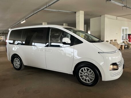 2025 Hyundai Staria I, белый, 5699000 рублей, вид 1