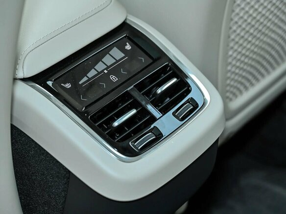 2025 Volvo XC60 II Рестайлинг 2, синий, 5790000 рублей - вид 21