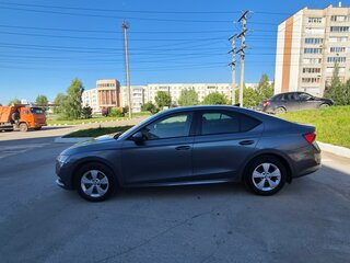 2021 Skoda Octavia IV (A8), серый, 2200000 рублей, вид 4