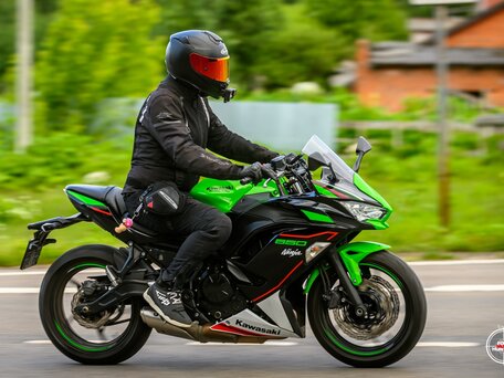 2022 Kawasaki ER-6F (Ninja 650R), зелёный, 640000 рублей, вид 1