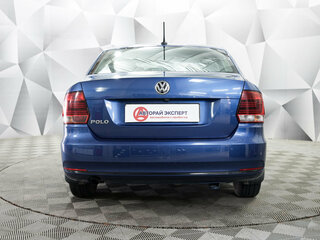 2018 Volkswagen Polo V Рестайлинг, синий, 1321000 рублей, вид 4