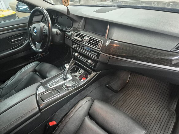2016 BMW 5 серии 530d xDrive VI (F10/F11/F07) Рестайлинг, чёрный, 3600000 рублей - вид 16