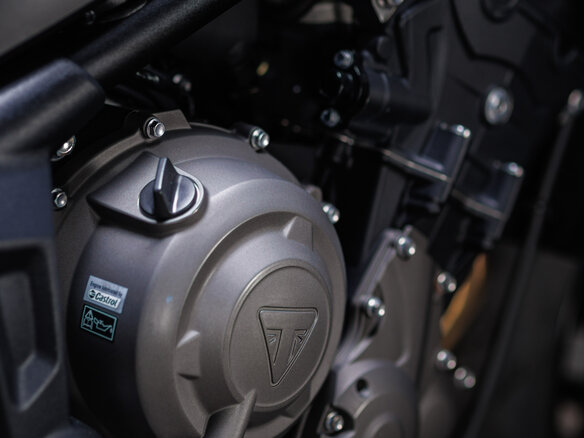 2021 Triumph Trident 660, чёрный - вид 14