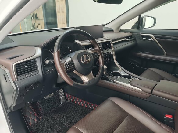 2019 Lexus RX 300 IV Рестайлинг, белый, 5250000 рублей - вид 14