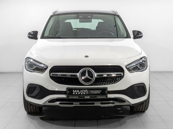 2021 Mercedes-Benz GLA 180 II (H247), белый, 3350000 рублей - вид 2