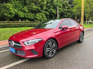 2023 Mercedes-Benz A-Класс 180 IV (W177) Рестайлинг, красный, 1630000 рублей, вид 1