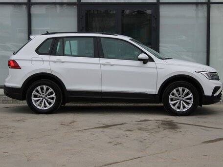 2021 Volkswagen Tiguan II Рестайлинг, белый, 2373000 рублей, вид 5