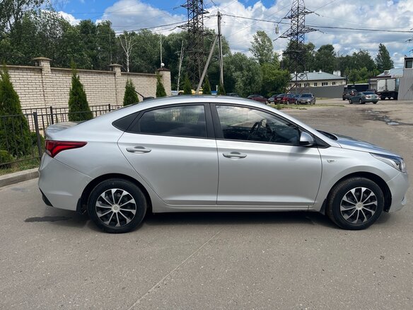 2017 Hyundai Solaris II, серебристый - вид 3