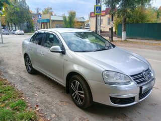 2010 Volkswagen Jetta V, серебристый, 650000 рублей, вид 1
