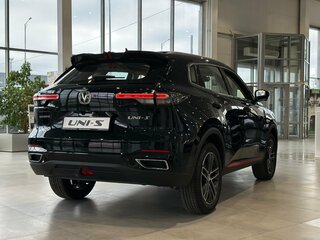 2025 Changan UNI-S I, чёрный, 3179900 рублей, вид 4