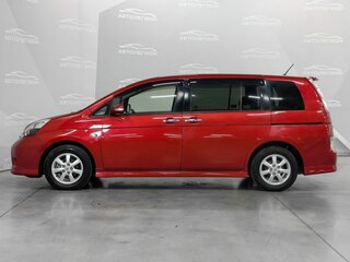 2011 Toyota ISis I Рестайлинг, красный, 1335000 рублей, вид 2